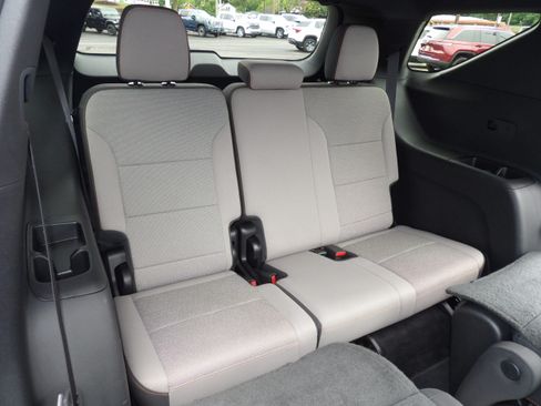 Used 2026 Chevrolet Traverse FWD LT image 20