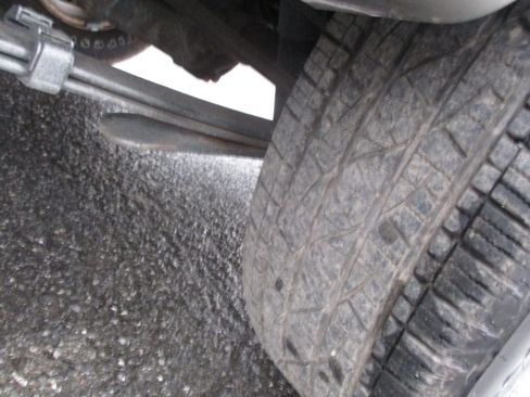 Used 2002 Nissan Frontier XE image 11