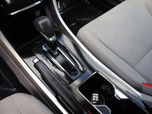 Used 2016 Honda Accord EX Sedan image 29