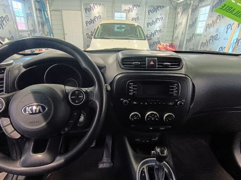 Used 2014 Kia Soul + image 16