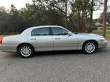Used 2005 Lincoln Town Car Signature image 6