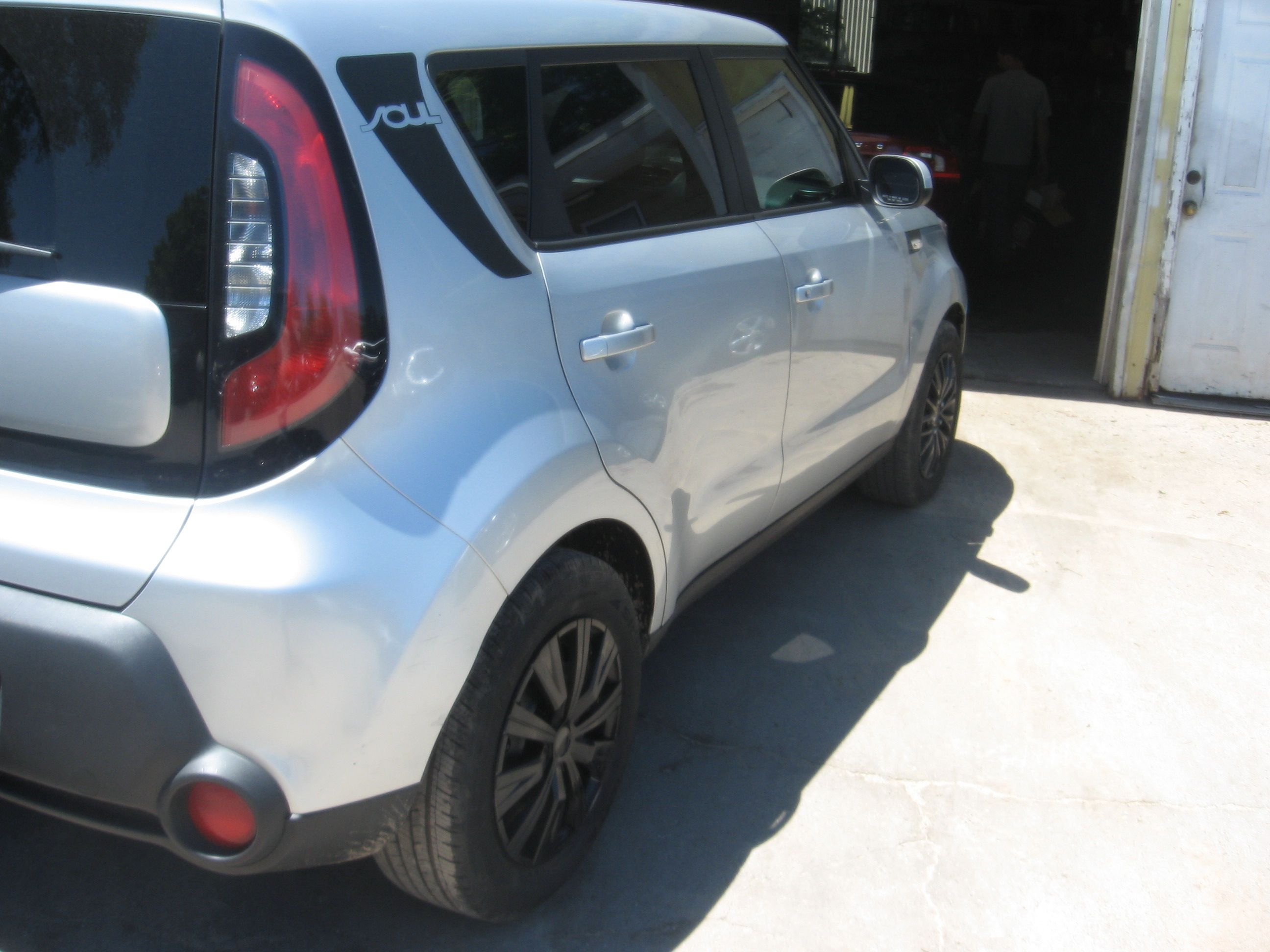 Used 2014 Kia Soul S FWD image 4