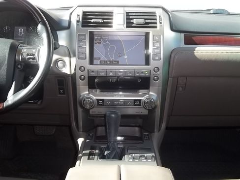 Used 2017 Lexus GX 460 Premium image 22