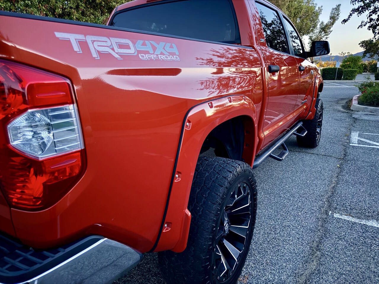 Used 2016 Toyota Tundra 4x4 CrewMax w/ SR5 & TRD Pkgs image 36