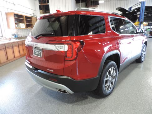 Used 2023 GMC Acadia SLE image 15