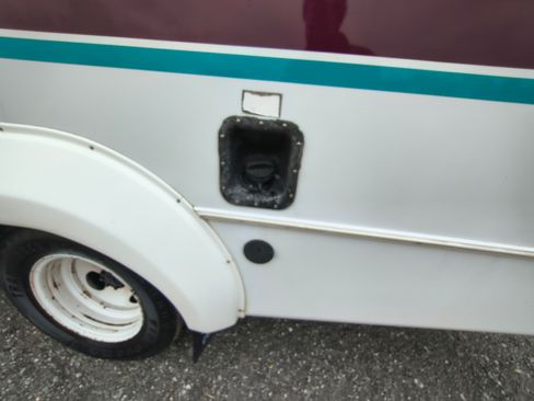 Used 2016 Ford E-350 and Econoline 350 image 10