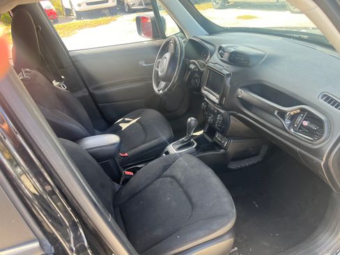 Used 2018 Jeep Renegade Sport image 9