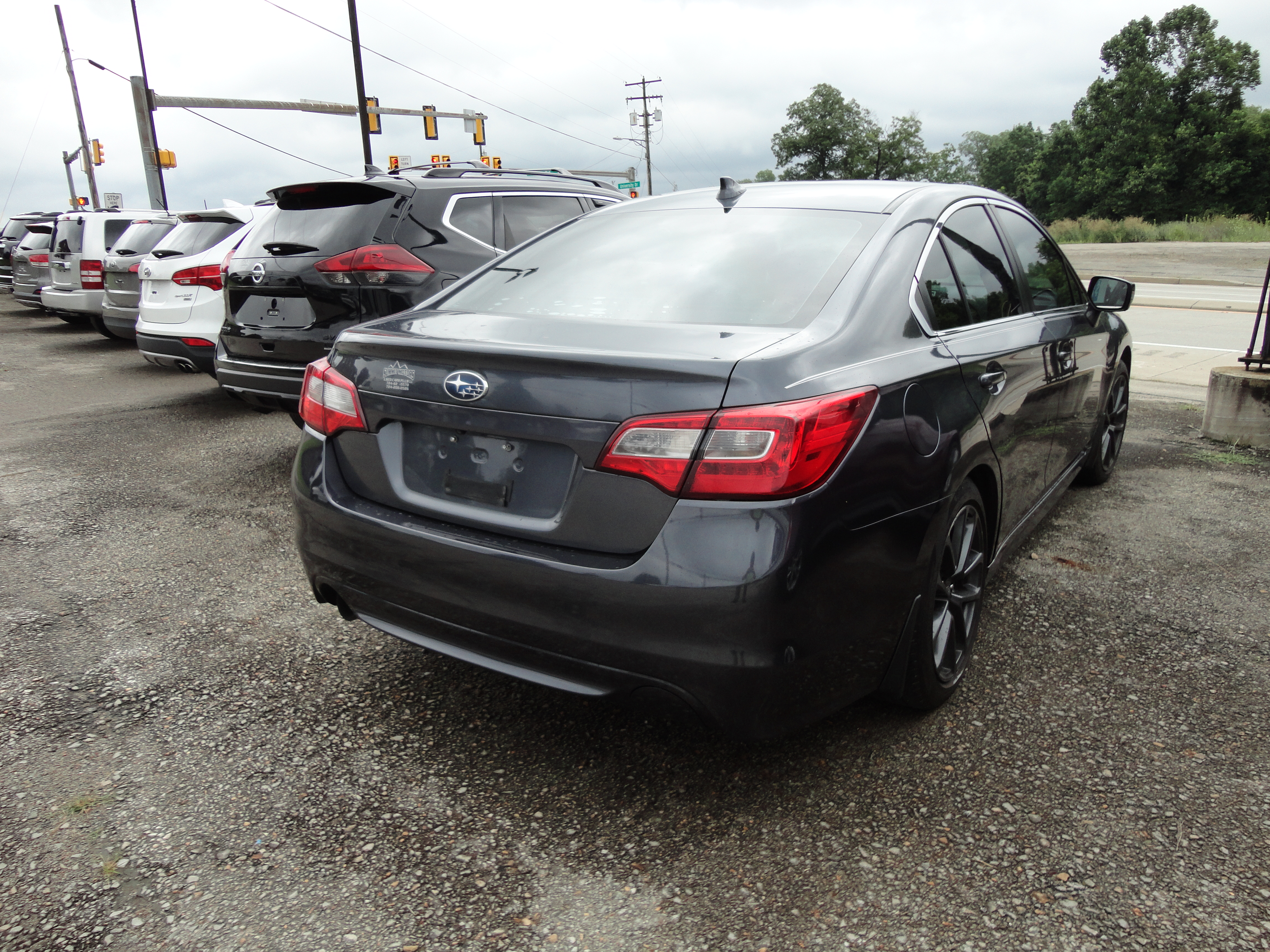 Used 2016 Subaru Legacy 2.5i Premium AWD/4WD image 4