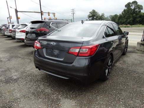 Used 2016 Subaru Legacy 2.5i Premium AWD/4WD image 4