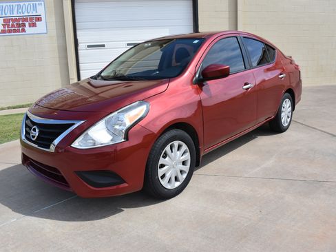 Used 2019 Nissan Versa SV FWD image 12