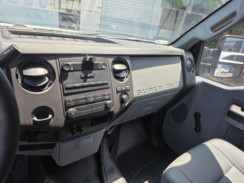 Used 2015 Ford F250 2WD Regular Cab Super Duty image 13