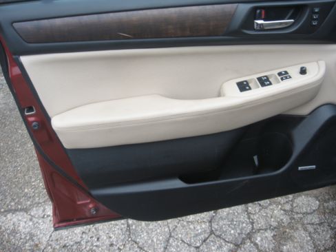 Used 2017 Subaru Outback 2.5i Limited image 8