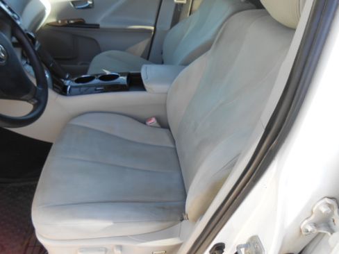 Used 2009 Toyota Venza LE FWD image 10