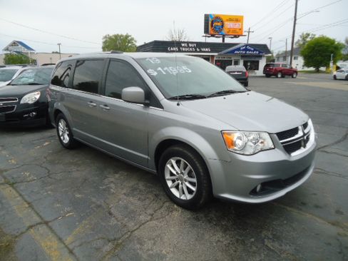 Used 2019 Dodge Grand Caravan SXT FWD image 14