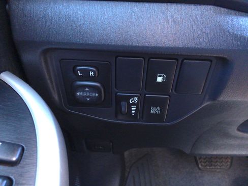 Used 2014 Toyota Prius Plug-In Hybrid FWD image 27