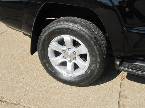 Used 2004 Toyota 4Runner 4WD image 11