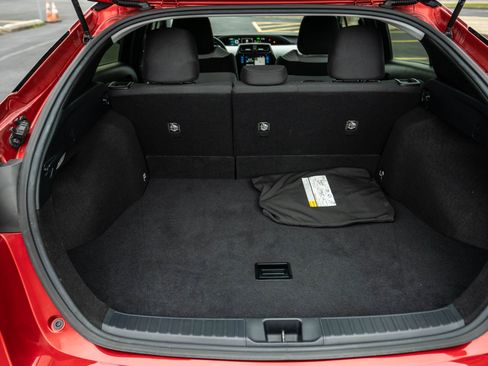 Used 2016 Toyota Prius image 14