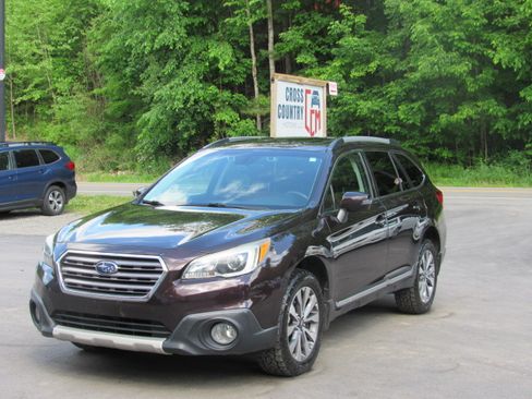Used 2017 Subaru Outback 3.6R Touring AWD/4WD image 1