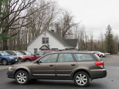 Used 2009 Subaru Outback 2.5i Premium image 4