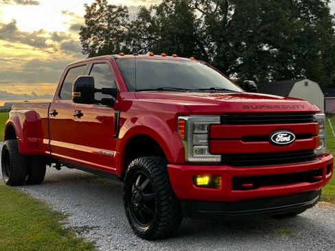 Used 2017 Ford F350 4x4 Crew Cab DRW Super Duty image 1