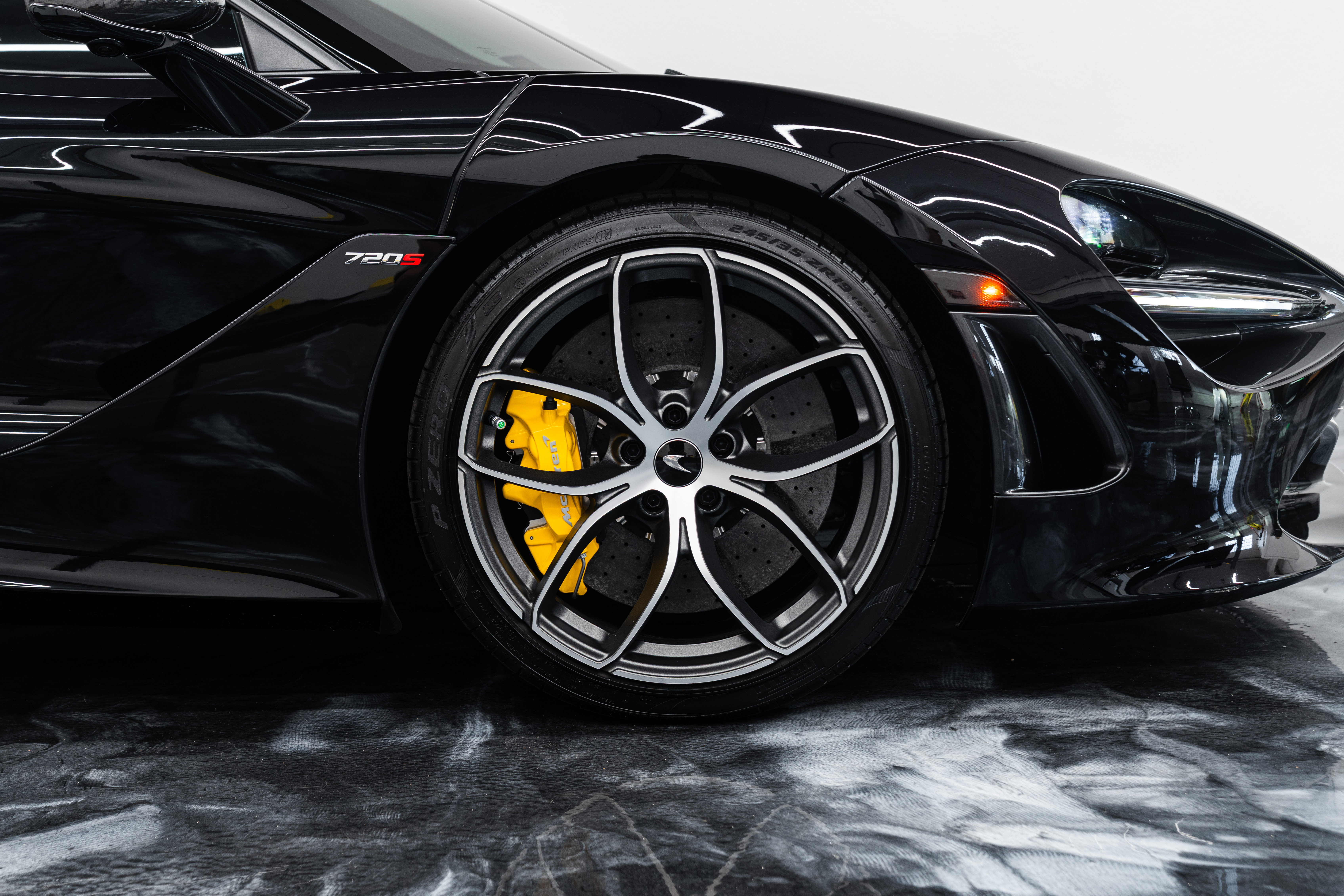 Used 2021 McLaren 720S Performance RWD image 29