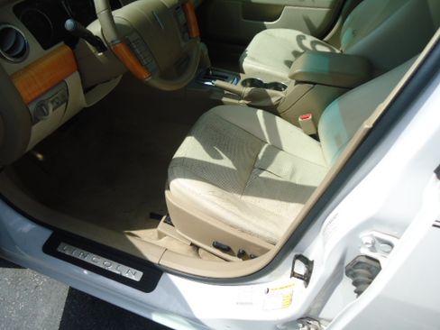 Used 2009 Lincoln MKZ AWD image 7