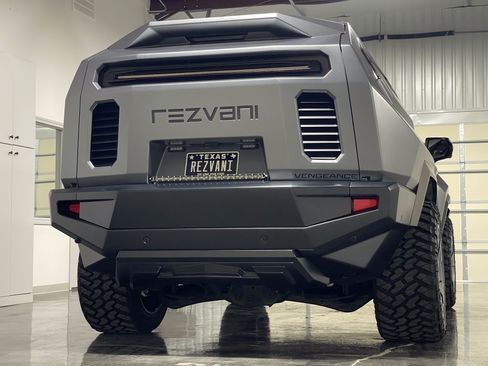 Used 2023 Cadillac Escalade Platinum Luxury image 11