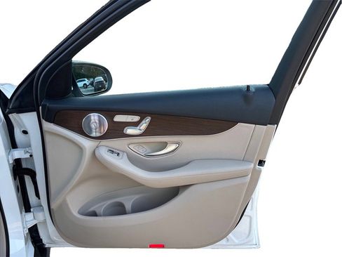 Used 2020 Mercedes-Benz GLC 300 image 45