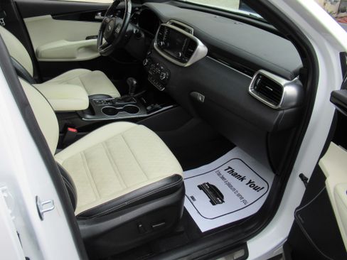 Used 2017 Kia Sorento AWD SX w/ Limited image 16