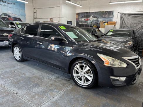 Used 2013 Nissan Altima 2.5 SV image 10