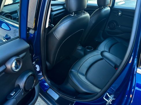 Used 2017 MINI Cooper 4-Door Hardtop FWD image 13