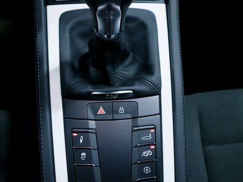 Used 2024 Porsche 718 Cayman GTS image 31