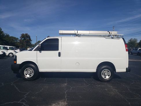 Used 2020 Chevrolet Express 2500 image 4