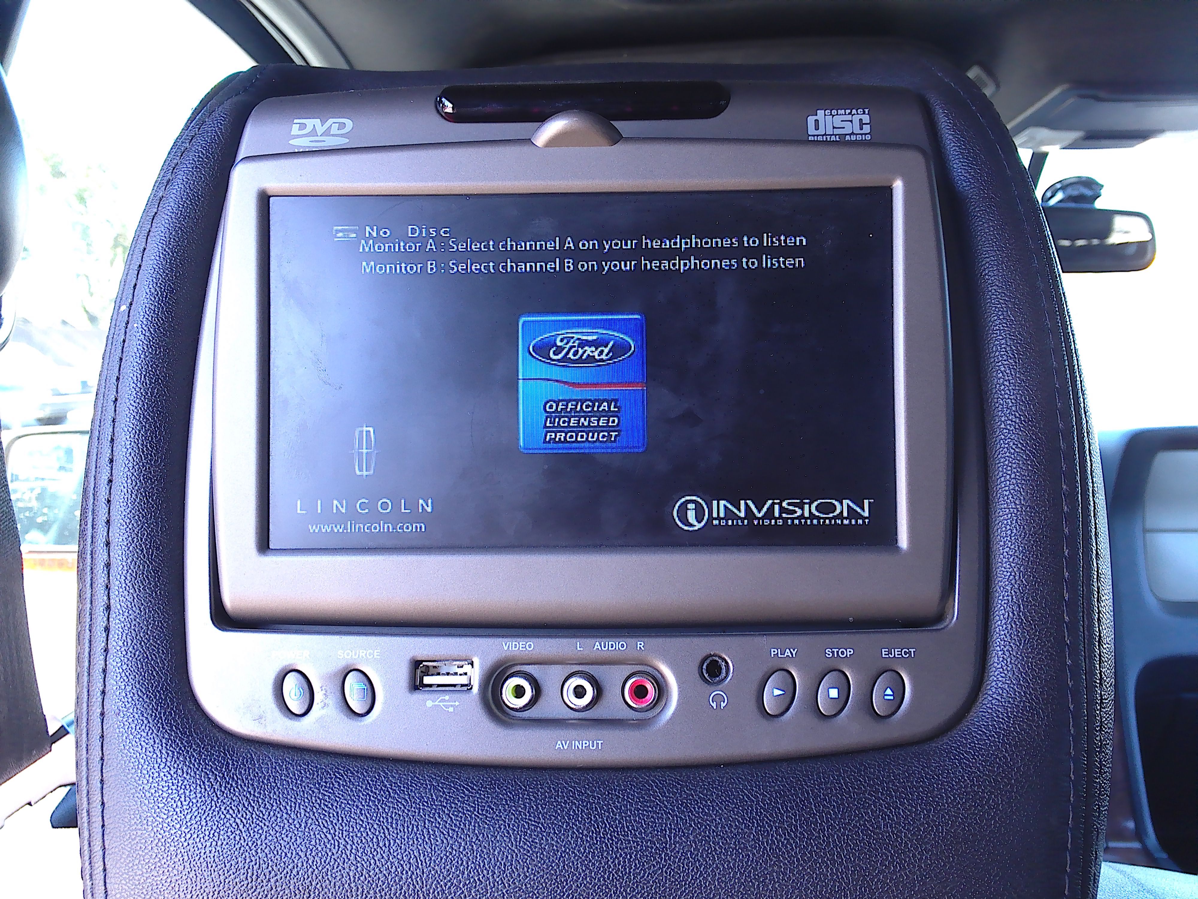 Used 2012 Lincoln Navigator 4WD image 34