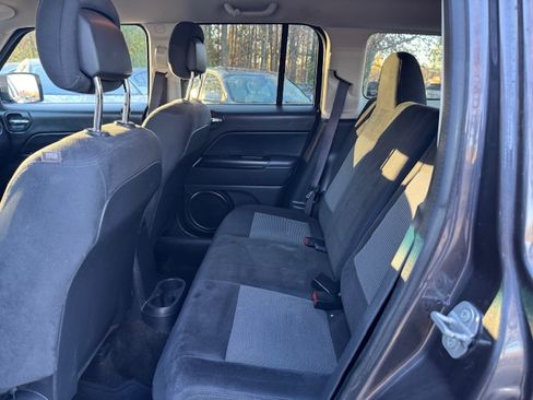Used 2016 Jeep Patriot Latitude image 11
