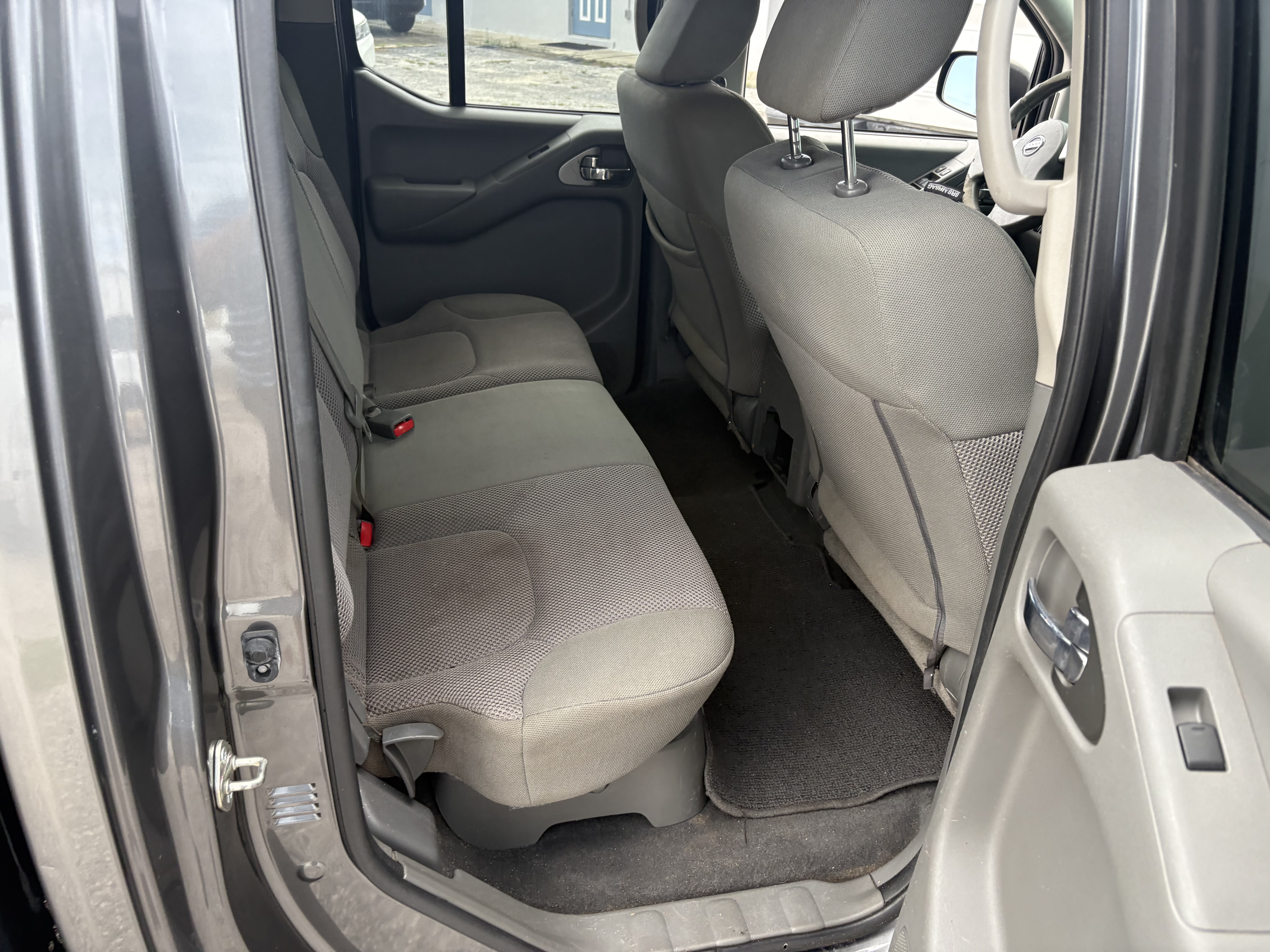 Used 2019 Nissan Frontier 2WD Crew Cab image 5