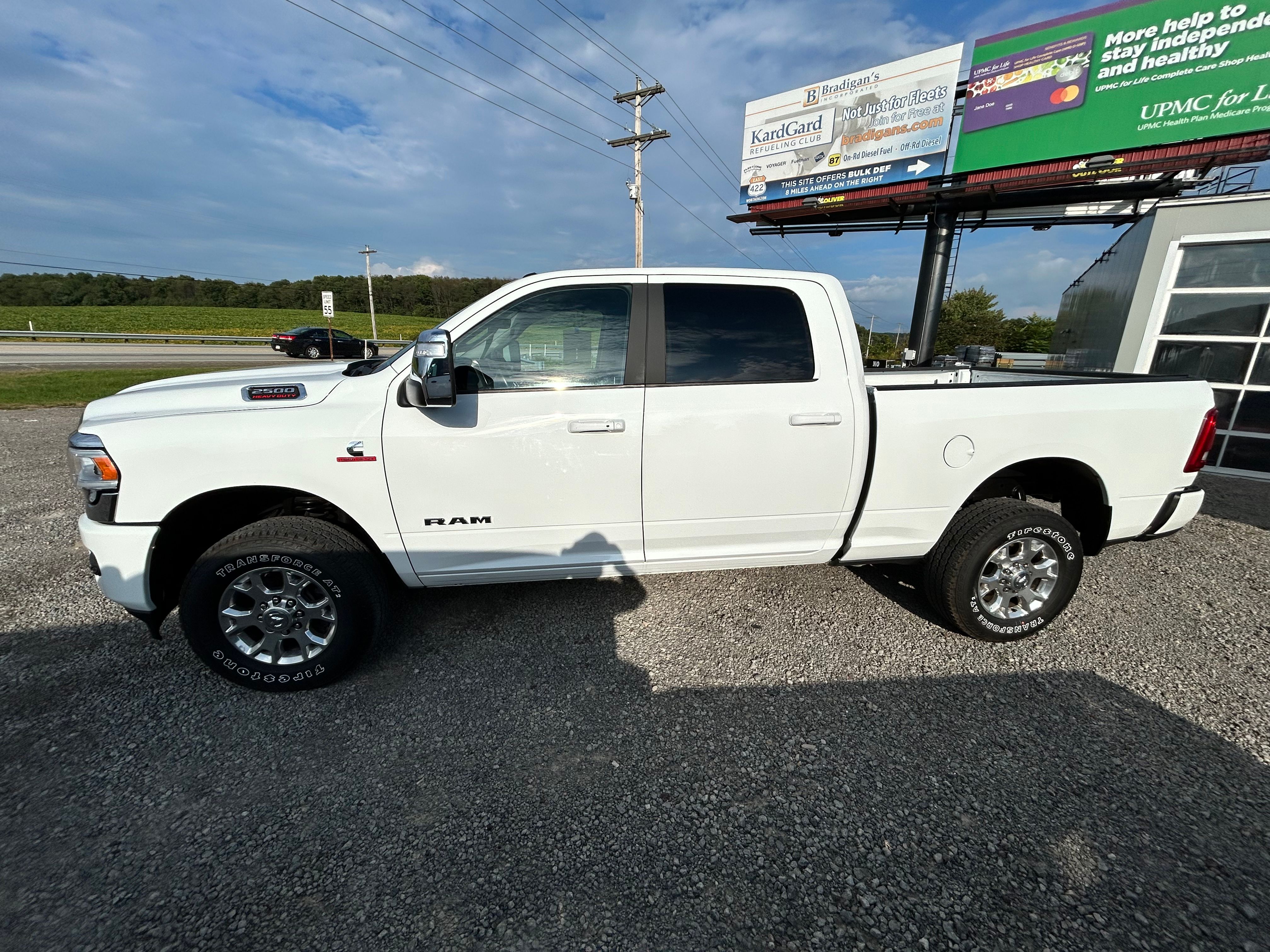 Used 2024 RAM 2500 4x4 Crew Cab Laramie image 8