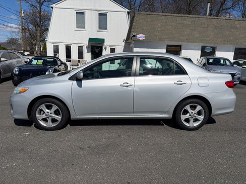 Used 2013 Toyota Corolla LE image 23