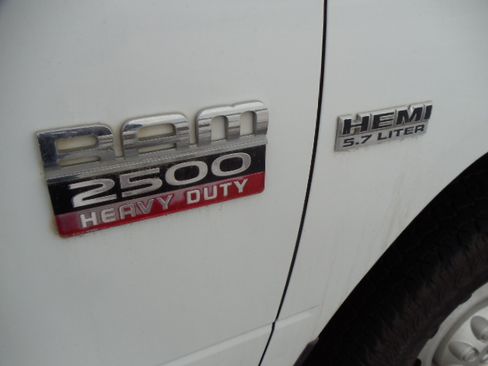 Used 2011 RAM 2500 Tradesman image 11