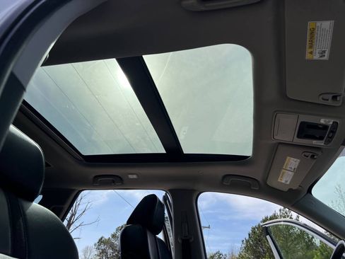 Used 2025 Honda Pilot Touring image 23