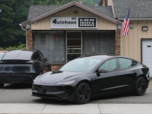 Used 2024 Tesla Model 3 Performance AWD/4WD image 4