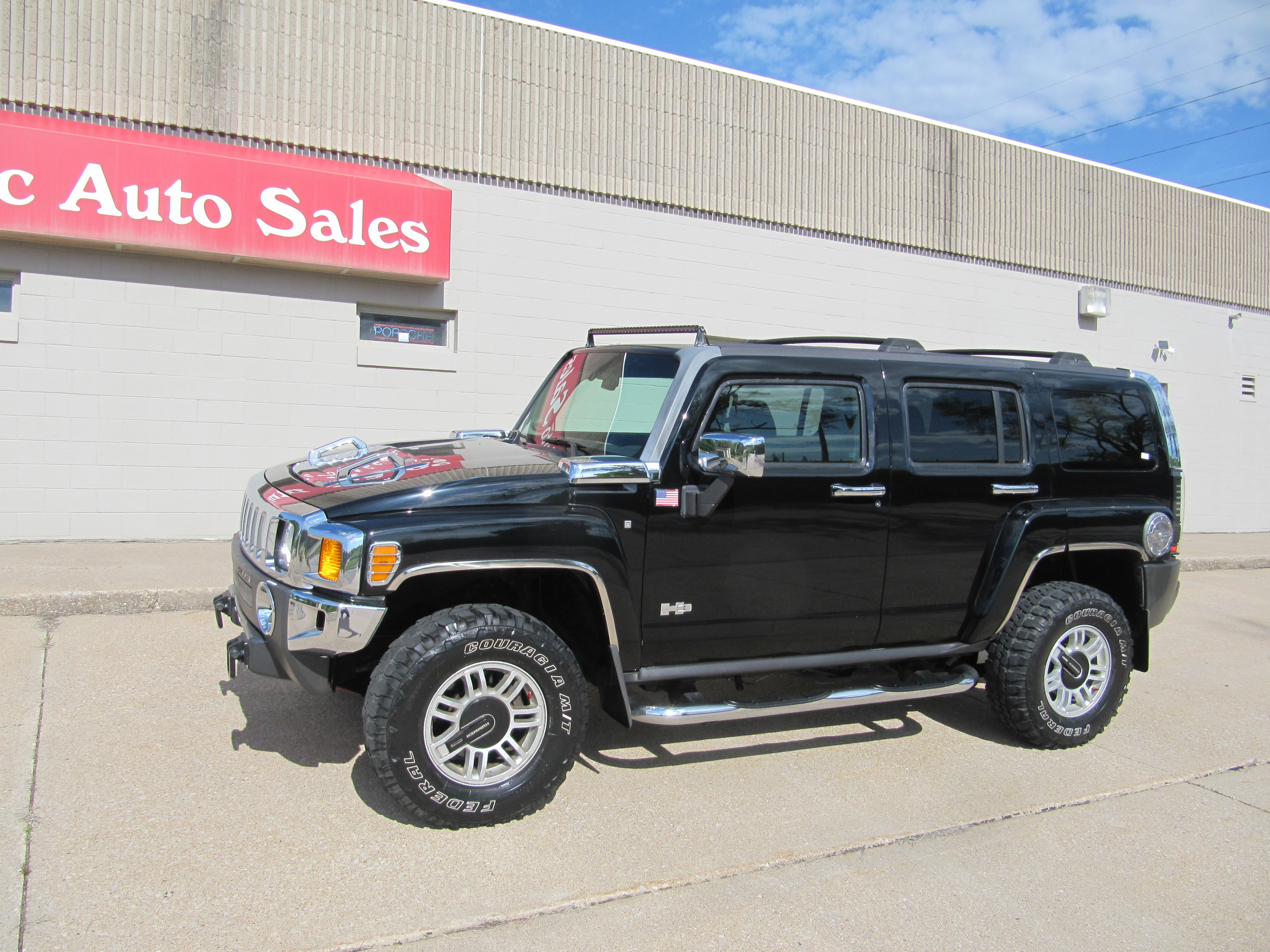 Used 2007 HUMMER H3 Luxury w/ APPEARANCE PACKAGE AWD/4WD image 2