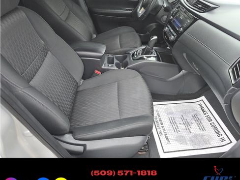 Used 2018 Nissan Rogue SV image 21