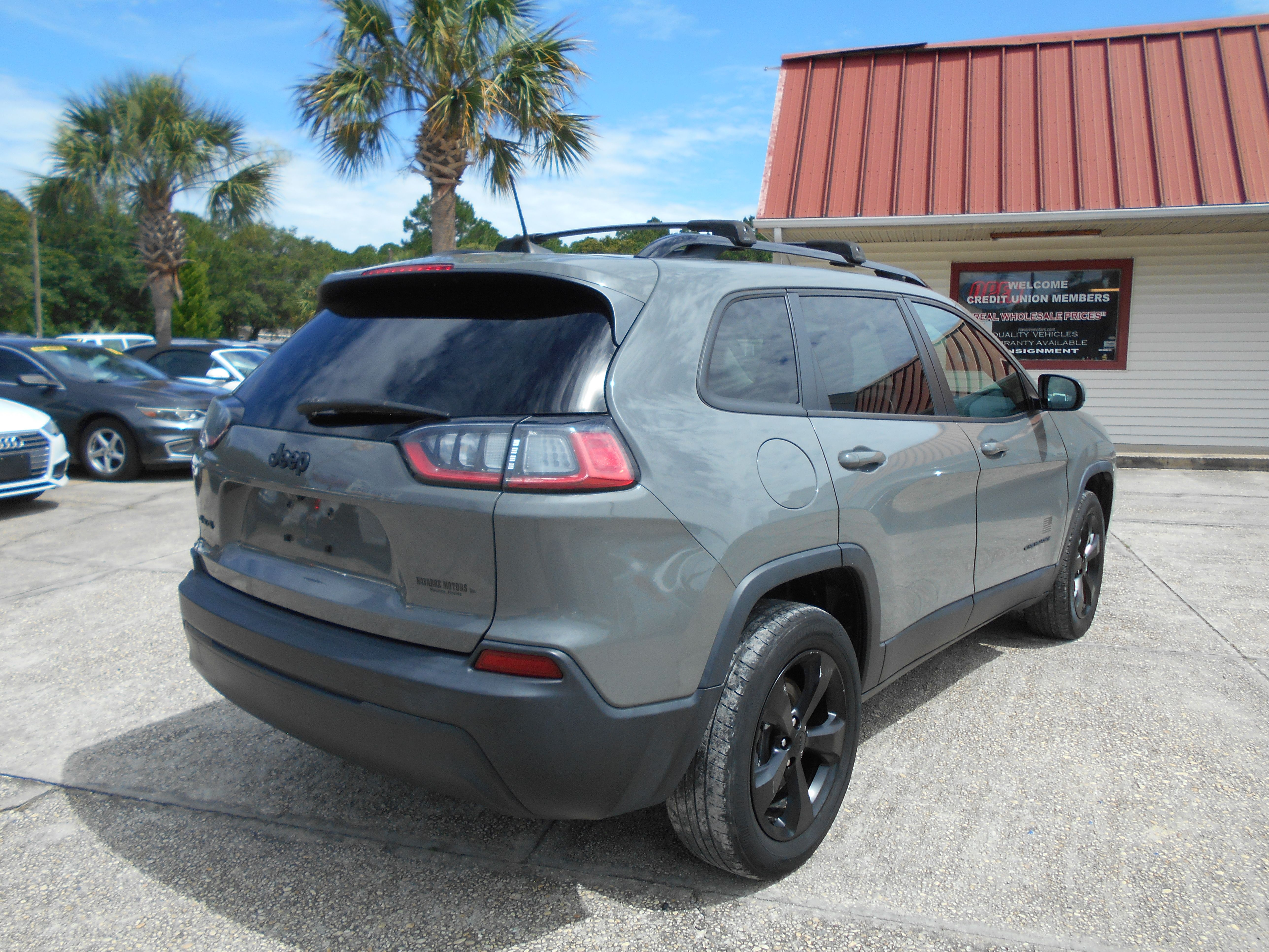 Used 2021 Jeep Cherokee 4WD Latitude image 4