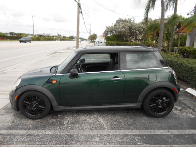 Used 2013 MINI Cooper Hardtop FWD image 2