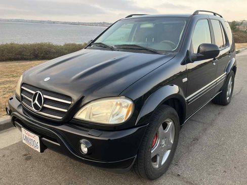Used 2000 Mercedes-Benz ML 55 AMG image 1