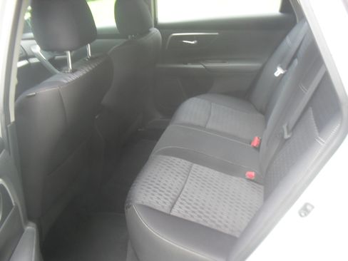 Used 2017 Nissan Altima 2.5 SV Sedan FWD image 9