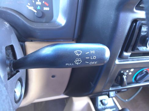 Used 2000 Jeep Wrangler SE image 23