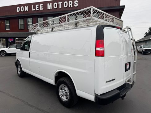 Used 2019 Chevrolet Express 3500 image 2