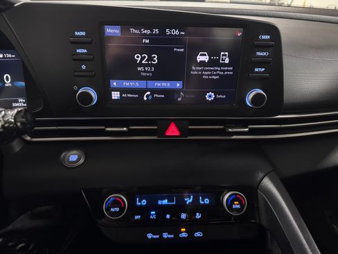 Used 2023 Hyundai Elantra SEL image 9